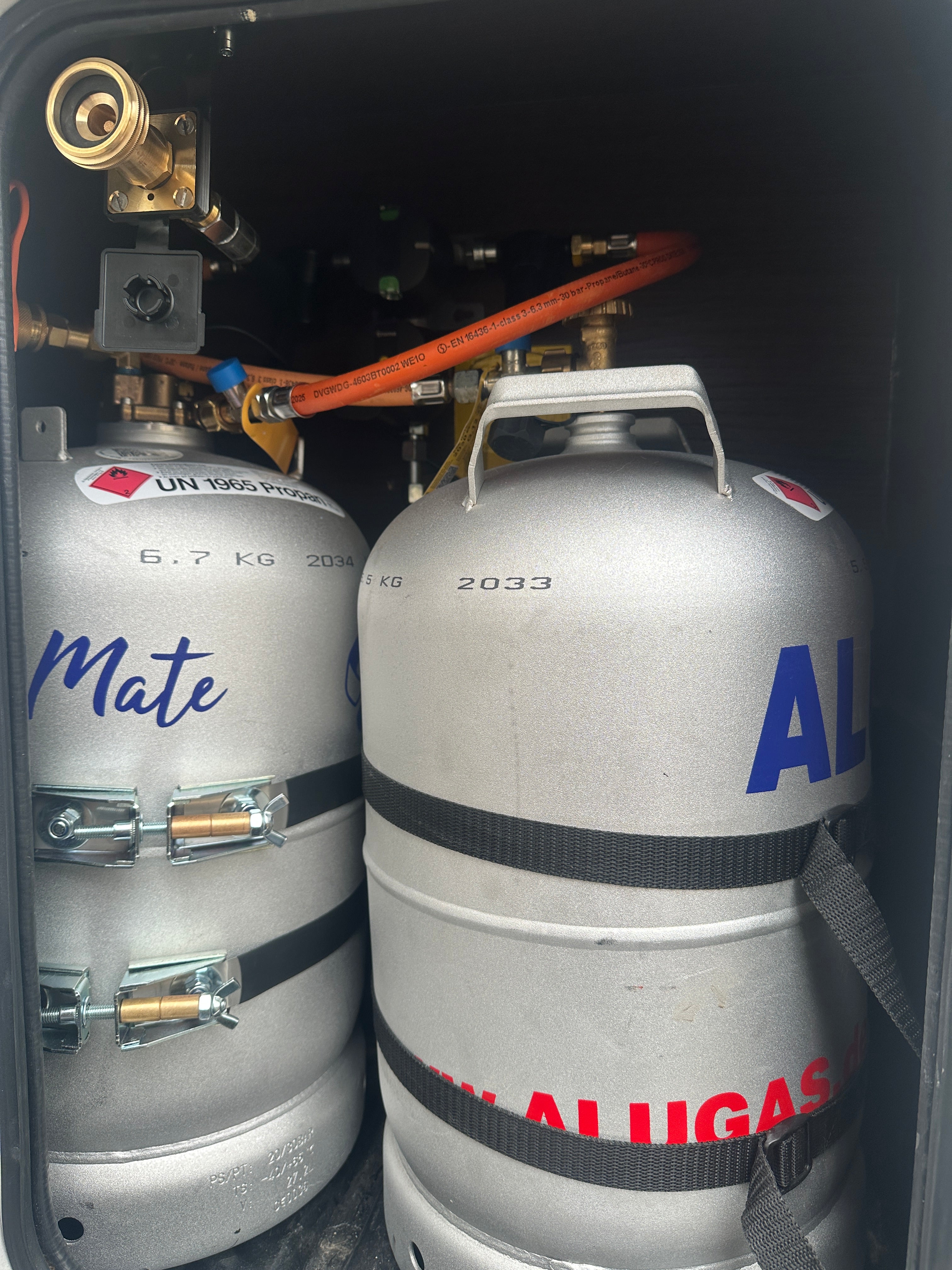 Gas, Gastanks, Gastankflaschen und Zubehör