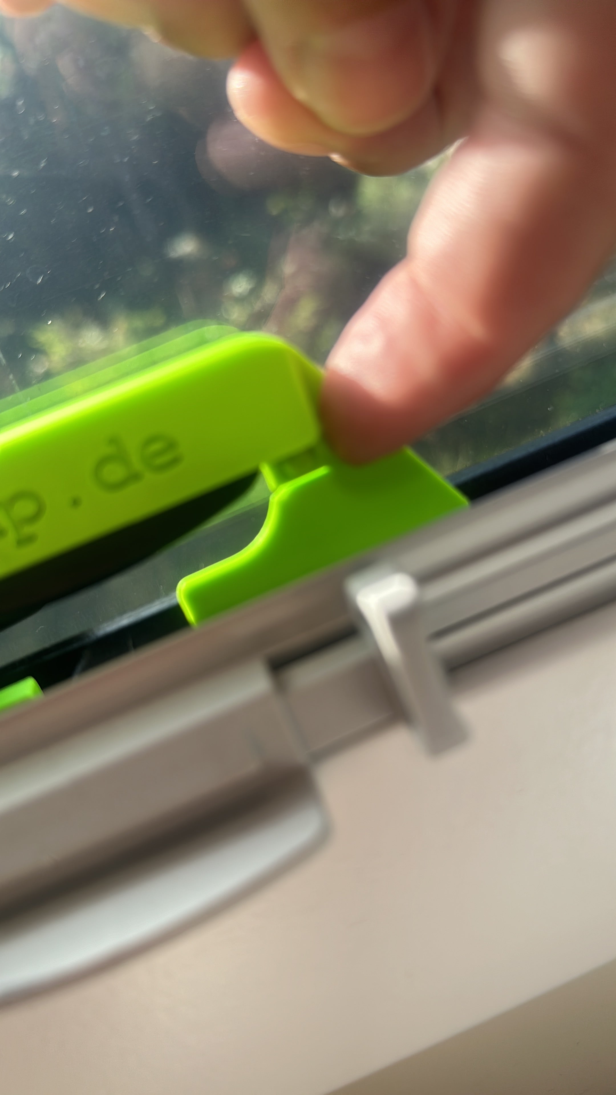 Fensterknebelsicherung für Caravan-Fenster (neue, verstärkte Variante)Tommy's Tools2Camp®